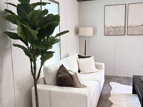 4th image of 51 Palma Cir