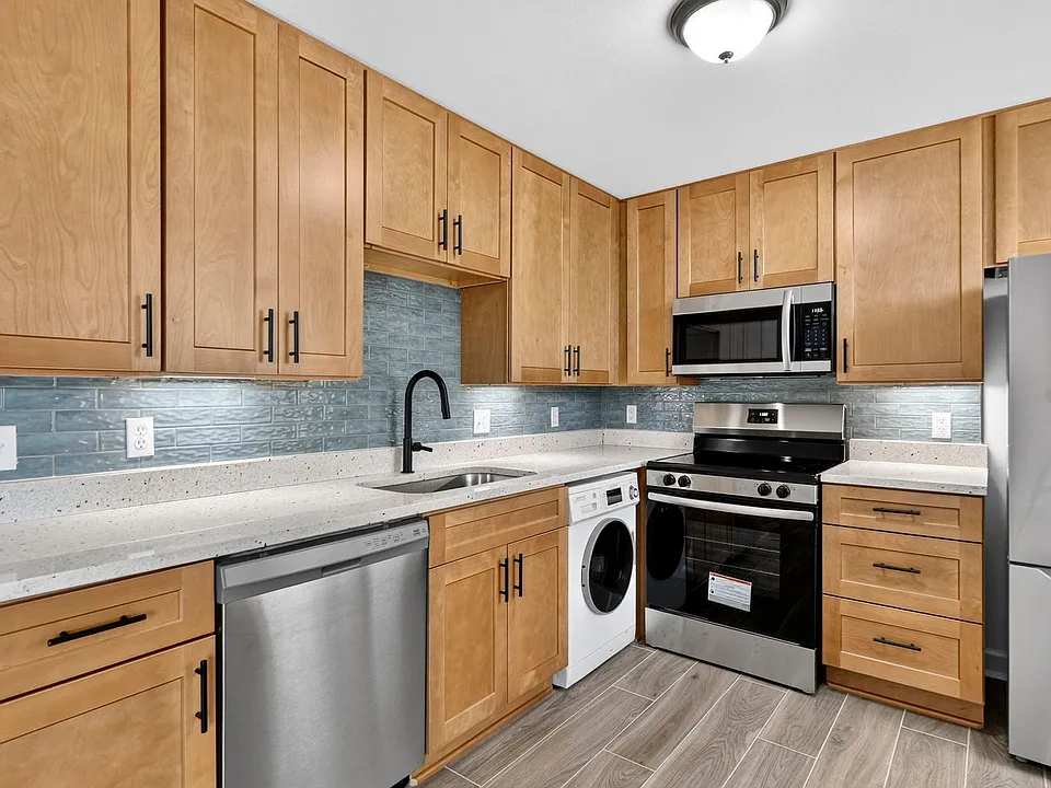 5630 Pershing Ave #39