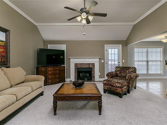 4th image of 599 N Fox Meadows Ln