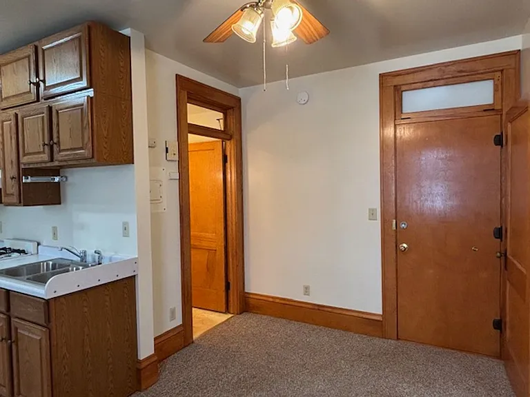 1635 Sherburne Ave — Photo 7