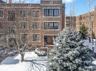 321 N Taylor Ave, Saint Louis, MO 63108