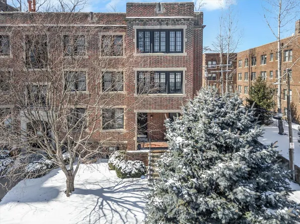 321 N Taylor Ave, Saint Louis, MO 63108