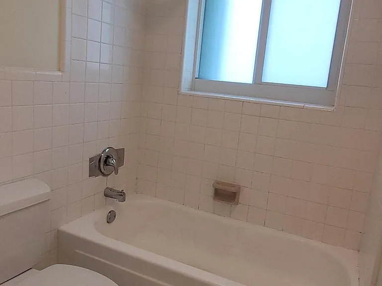 2110 NE 39th St #3B — Photo 13