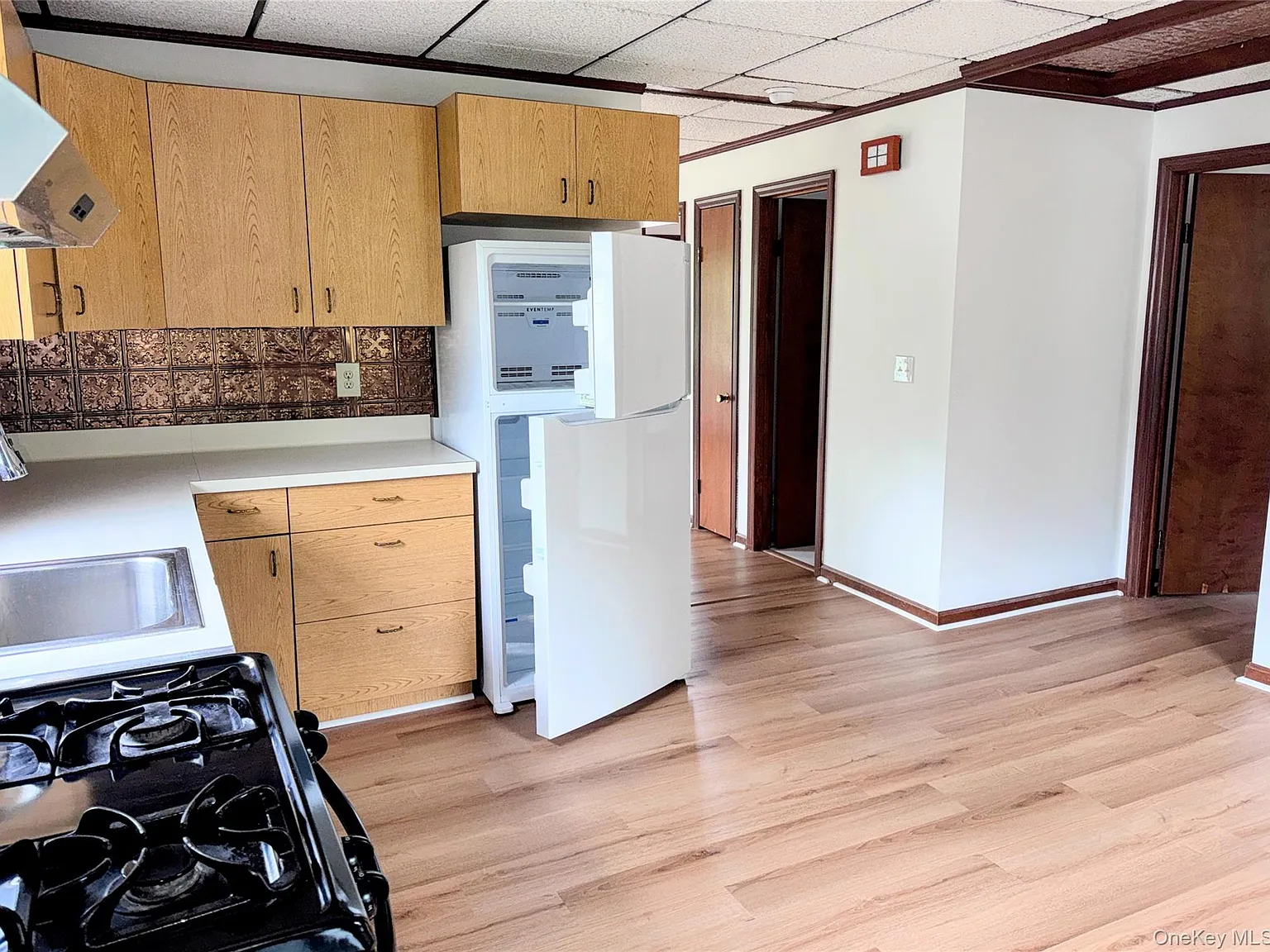 2 bed, 1.0 bath, 800 sqft, $1,800 — Photo 3