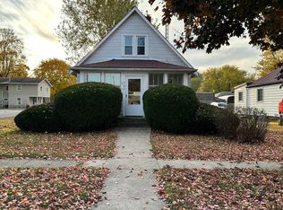 722 S Market St, Winamac, IN 46996