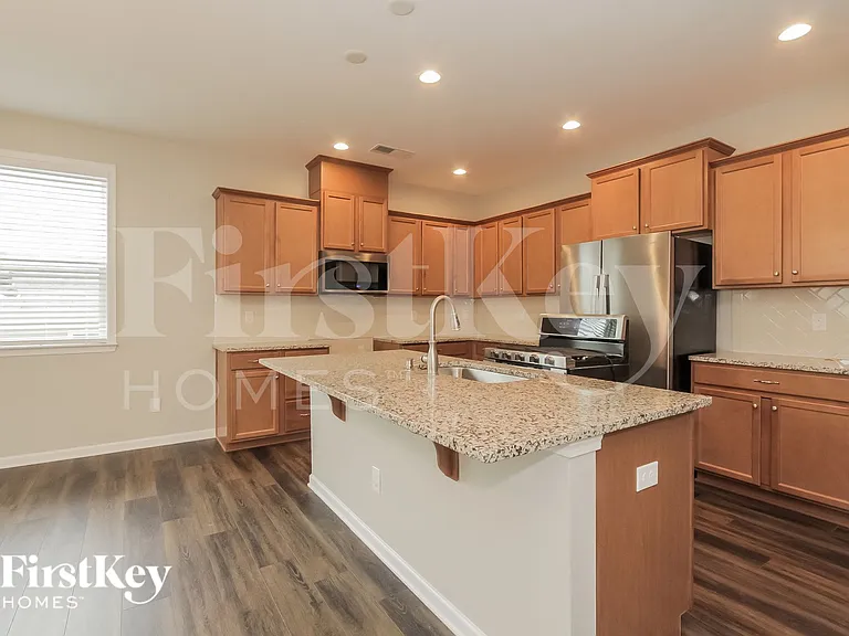 7724 Meridale Forest Dr — Photo 5