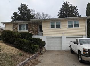 10611 Parker St, Omaha, NE 68114