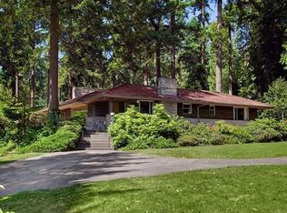 11530 Holmes Point Dr NE, Kirkland, WA 98034