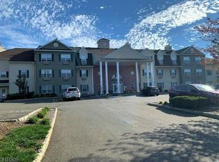 6320 Richmond Rd #320, West Milford, NJ 07480