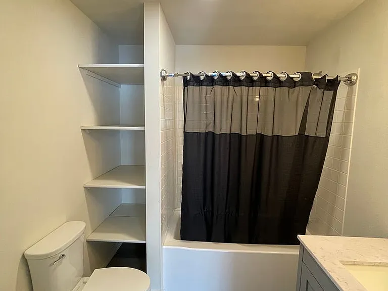 2409 Applegate Ave — Photo 13