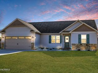 207 Brice Ct, Hubert, NC 28539