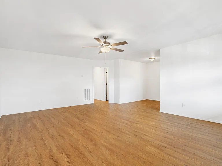Embassy Apartments — Photo 12