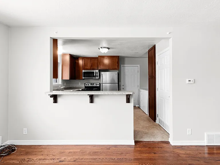 4264 S 1100 E — Photo 7