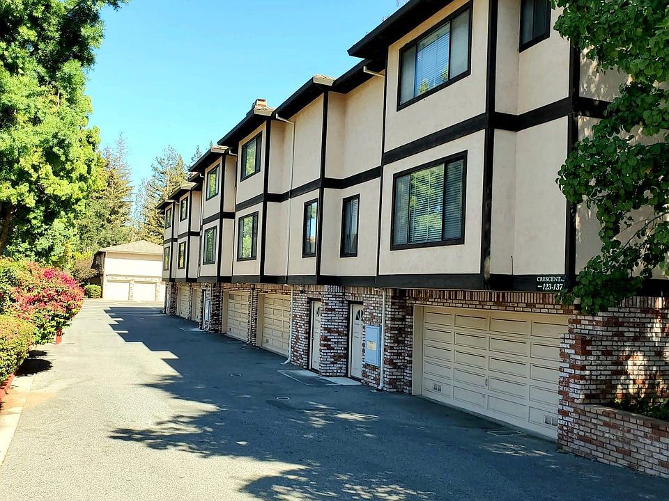 1st image of 135 Crescent Ave
