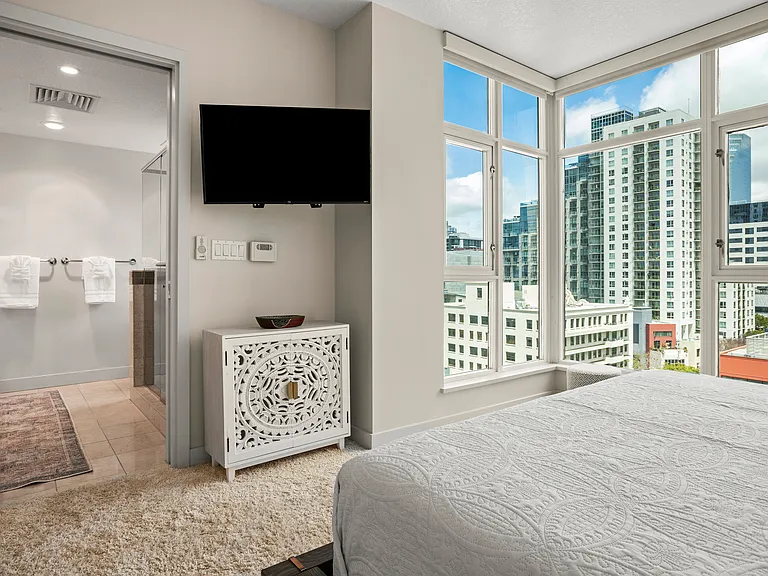 1199 Pacific Hwy #1002 — Photo 22
