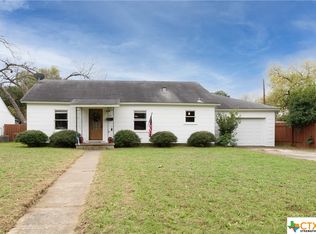 1021 Bismark St, Seguin, TX 78155