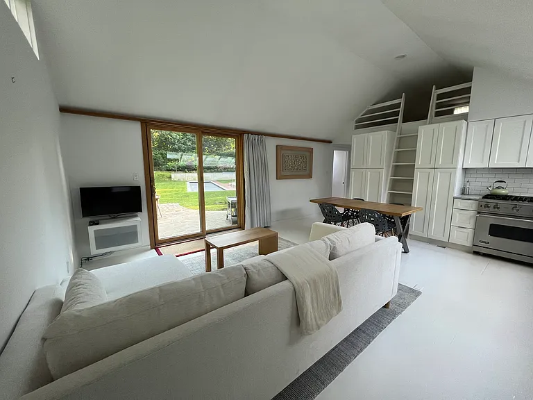 126 Accabonac Rd — Photo 6