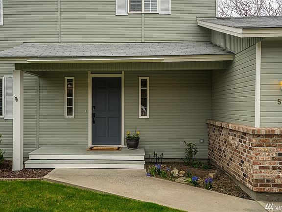 2nd image of 511 Cedar Wood Ln