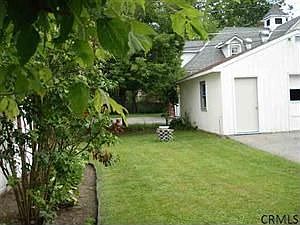 4th image of 79 White St