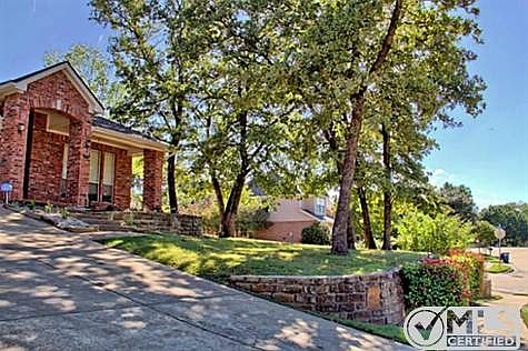 3rd image of 2200 Post Oak Ct