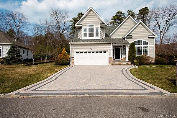 1st image of 29 Wildflower Drive
