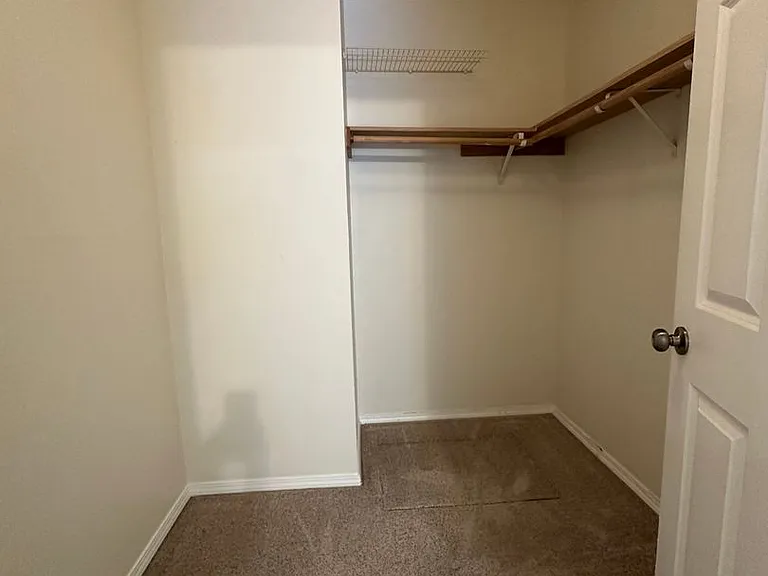 408 Saratoga St — Photo 15