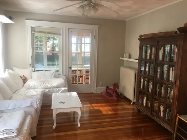 10 Oakland St, Newton, MA 02458