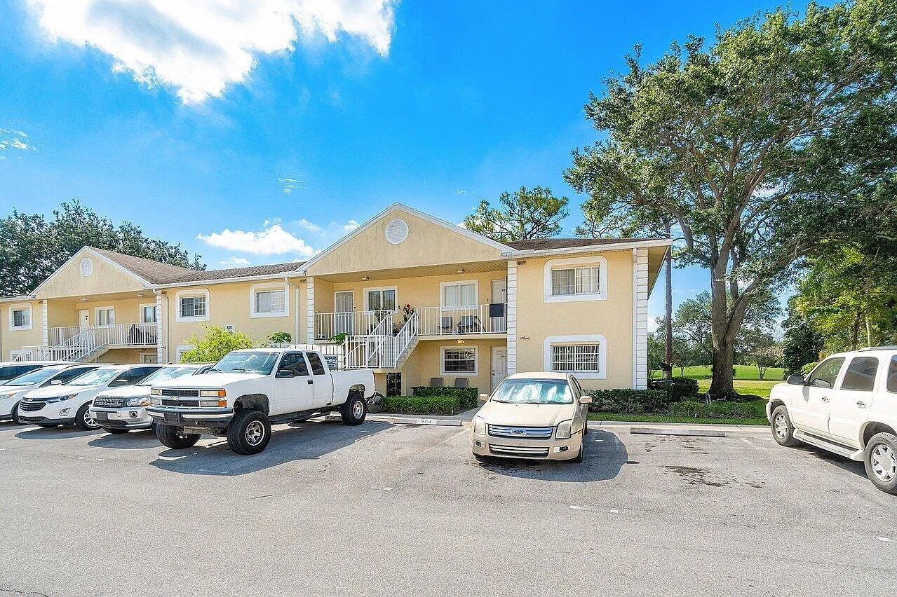 2 bed, 2.0 bath, 1201 sqft, $2,200 — Photo 3