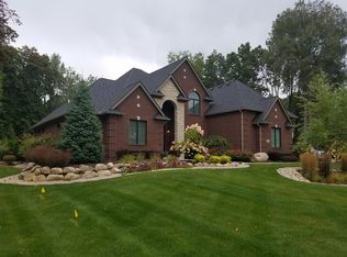 2342 Pine Bluffs Ct, Highland, MI 48357