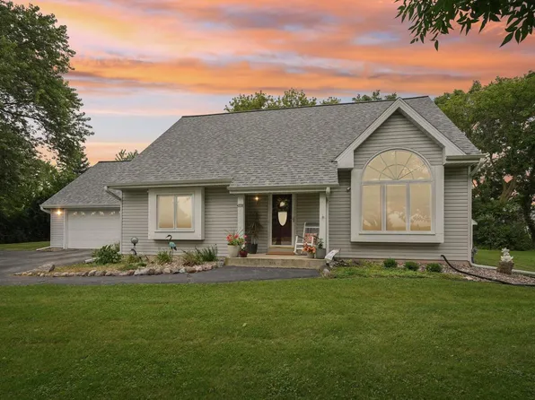 4330 South Calhoun ROAD, New Berlin, WI 53151