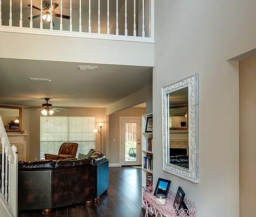 5th image of 6913 Lyndale Dr