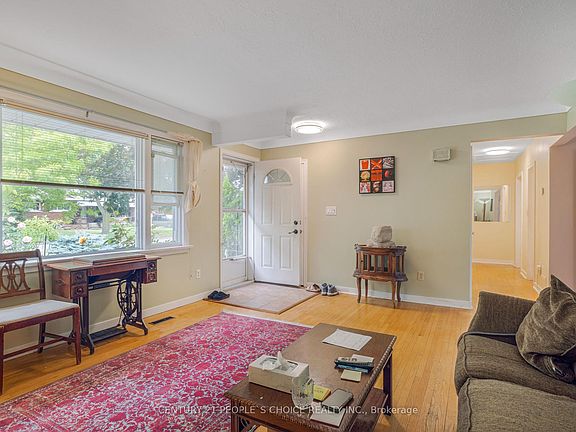 4th image of 385 Grantham Ave