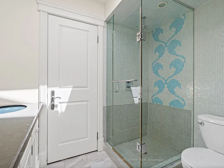 110 Parklea Dr — Photo 15