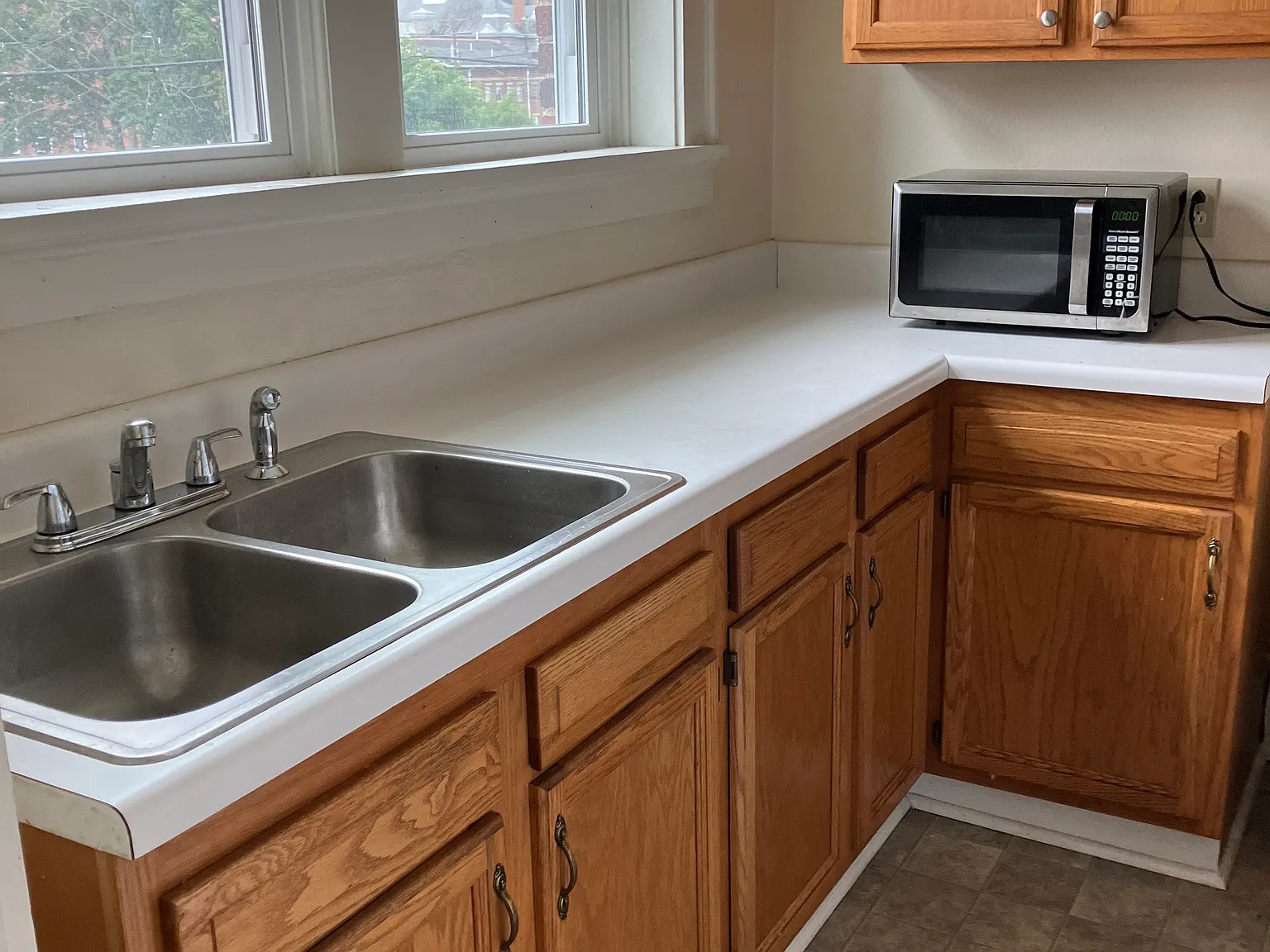 1 bed, 900 sqft, $850 — Photo 3