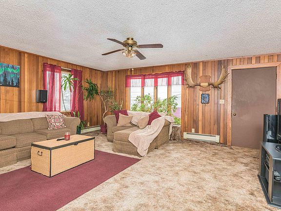 3rd image of 115 E 8th Ave