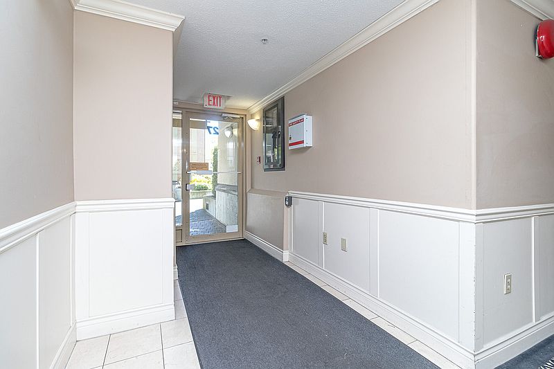 Victoria Apartment for rent - 2 Bedrooms — photo 37