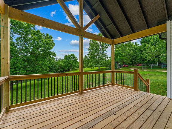 4th image of 1296 Mule Barn Drive