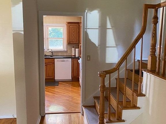 4th image of 491 Coolidge St