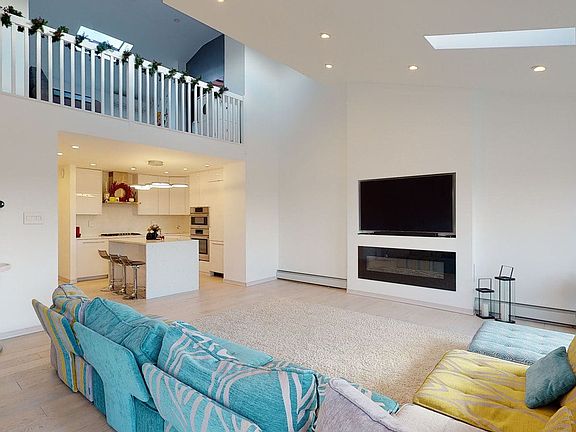 5th image of 1405 Royce St APT 3