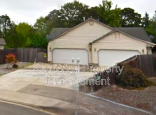 122 Geneva Ct, Roseburg, OR 97471