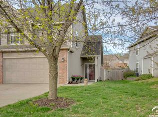 919 N Fieldstone Dr, Lawrence, KS 66049