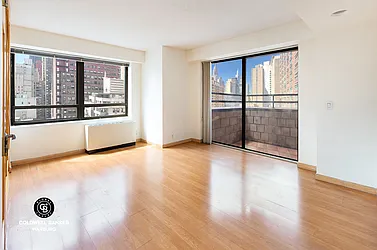 Rented by Coldwell Banker Warburg
