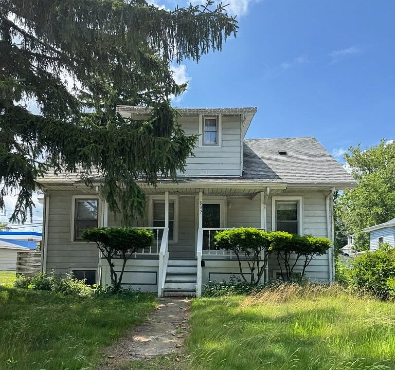 2nd image of 832 Fulton Ave