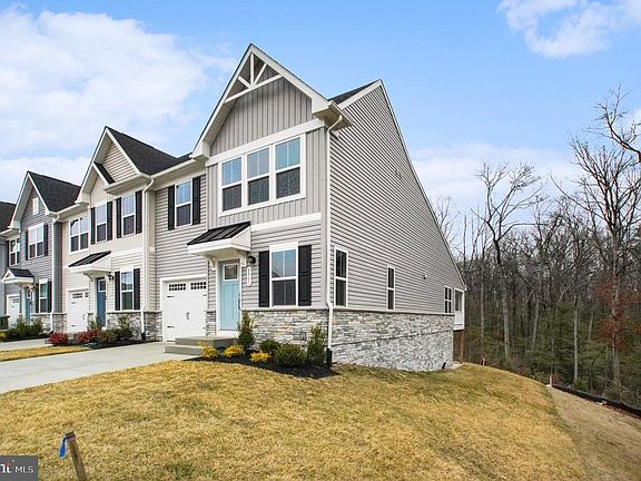 2nd image of 8901 Blackthorne Pl