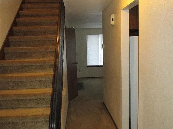 3rd image of 3021 Bridgeport Way W APT D