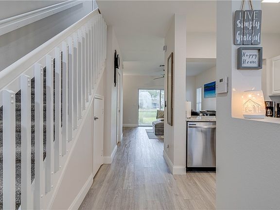 4th image of 10053 Poppy Hill Dr
