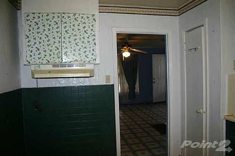 4th image of 7106 Maple Park Dr