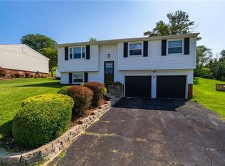 347 Meade Dr, Coraopolis, PA 15108