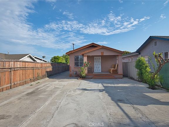 2nd image of 850 W 132nd St