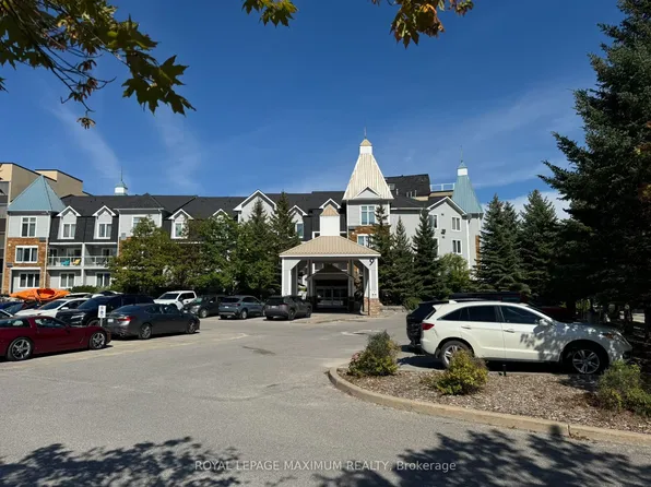 9 Harbour St E #6112/6114, Collingwood, ON L9Y 5C1